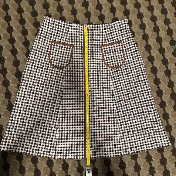 Apparalel Houndstooth Button/Pocket Detail Skirt - Picture 6 of 7